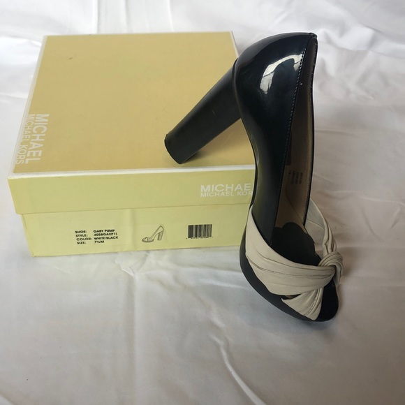 michael kors beige heels